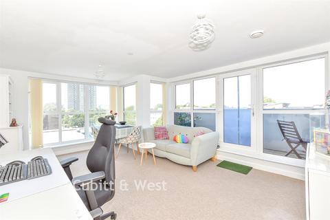 2 bedroom apartment for sale, Mill Pond Apartments, Portsmouth PO1