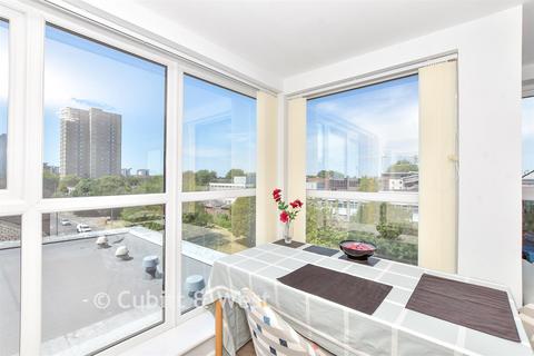 2 bedroom apartment for sale, Mill Pond Apartments, Portsmouth PO1