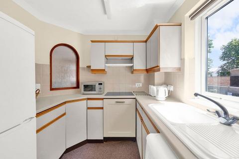 2 bedroom flat for sale, Cavell Drive, Ingleborough Cavell Drive, EN2