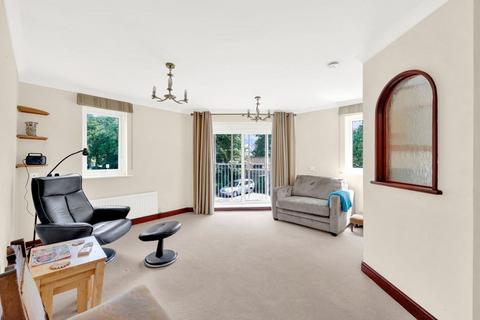 Cavell Drive, Ingleborough Cavell Drive, EN2