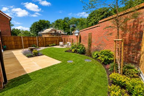 4 bedroom semi-detached house for sale, Meridian Close, Orchard Gardens, St. Albans