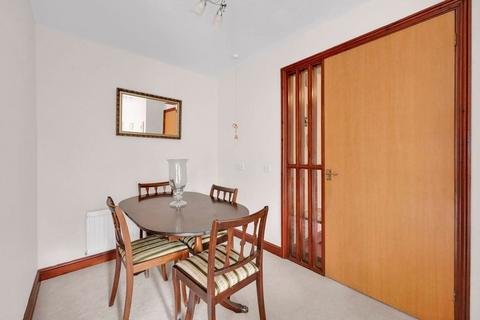 2 bedroom flat for sale, Cavell Drive, Ingleborough Cavell Drive, EN2