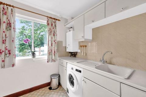 2 bedroom flat for sale, Cavell Drive, Ingleborough Cavell Drive, EN2