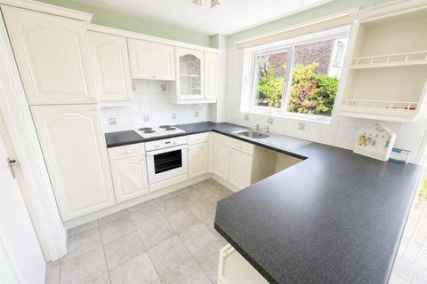 3 bedroom terraced house to rent, Ibsen Walk, Corby NN18