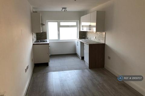 2 bedroom flat to rent, Whitley Close, Stanwell, Staines-Upon-Thames, TW19
