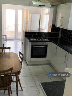 4 bedroom end of terrace house to rent, St. Helens Avenue, Swansea, SA1