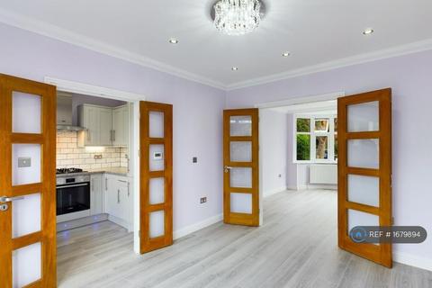 3 bedroom terraced house to rent, Eastcote Avenue, Harrow, HA2