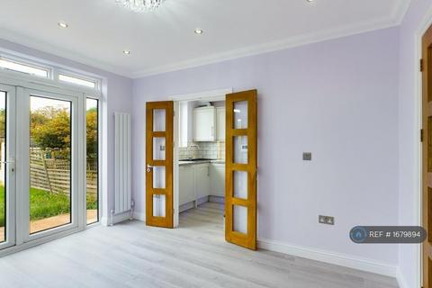 3 bedroom terraced house to rent, Eastcote Avenue, Harrow, HA2
