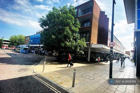 1 bed flat/apartment for rent in The Broadway, Crawley, RH10