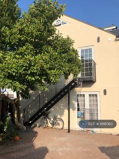 1 bedroom flat to rent, Staveley Gardens, London, W4
