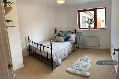 2 bedroom flat to rent, Monteagle Way, London, E5