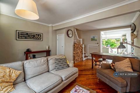2 bedroom terraced house to rent, Cambridge Cottages, Richmond, TW9