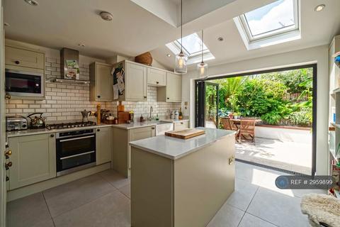 2 bedroom terraced house to rent, Cambridge Cottages, Richmond, TW9