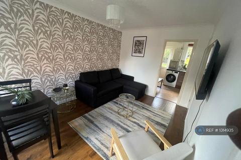 2 bedroom semi-detached house to rent, Cressey Avenue, Milton Keynes, MK5