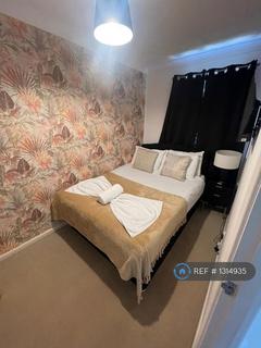 2 bedroom semi-detached house to rent, Cressey Avenue, Milton Keynes, MK5