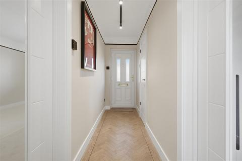 1 bedroom flat for sale, Kings Place, Buckhurst Hill