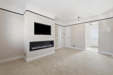 1 bedroom flat for sale, Kings Place, Buckhurst Hill
