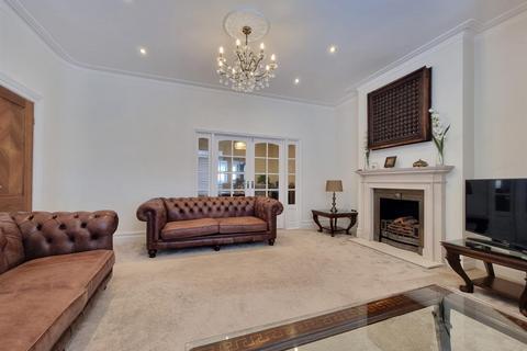 4 bedroom end of terrace house for sale, Blythswood Road, Ilford