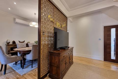 4 bedroom end of terrace house for sale, Blythswood Road, Ilford