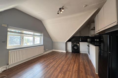 1 bedroom flat to rent, Melfort Road, Thornton Heath