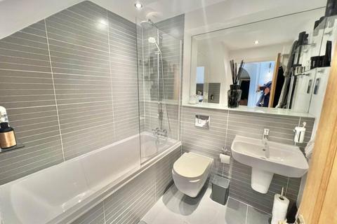 1 bedroom flat for sale, The Galleries, Warley, Brentwood, CM14