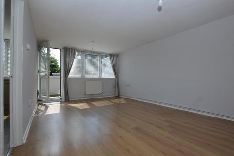 2 bedroom flat to rent, Suffolk Square, Norwich
