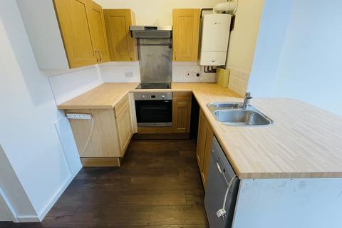 3 bedroom house to rent, Lidiard Gardens, Southsea, PO4