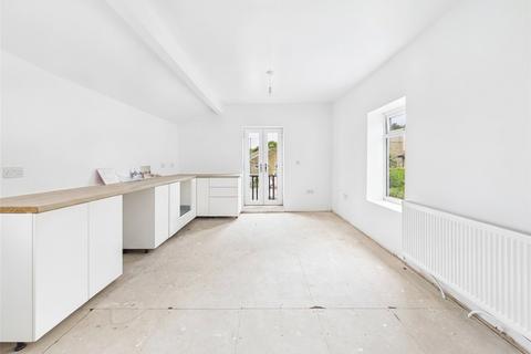 2 bedroom end of terrace house for sale, Old Road, Bradford, West Yorkshire, BD7