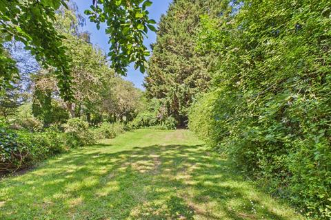 Coppermill Road, Wraysbury, Berkshire, TW19