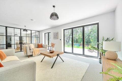 4 bedroom detached house for sale, Knowle Lane, Horton Heath, Fair Oak, Hampshire, SO50