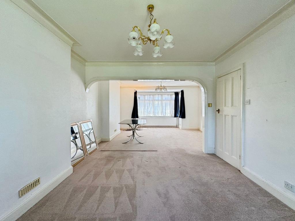 Lounge/dining area