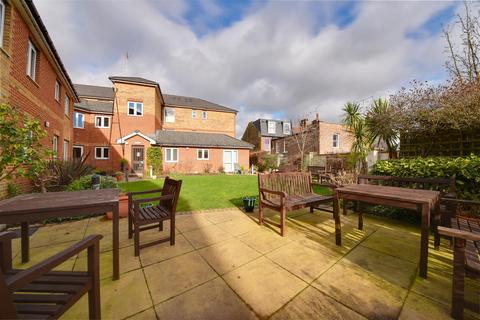 1 bedroom apartment to rent, Mulberry Court, Bedford Road,N2