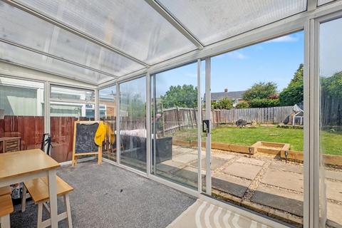 2 bedroom semi-detached bungalow for sale, Beckside Gardens, Newcastle Upon Tyne NE5