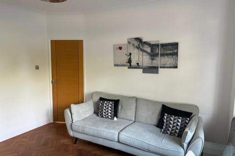 3 bedroom semi-detached house to rent, Vine Lane, Uxbridge UB10