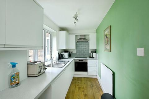 2 bedroom flat for sale, North Road, Petersfield GU32