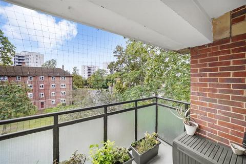 1 bedroom apartment for sale, Ravens Way, London SE12