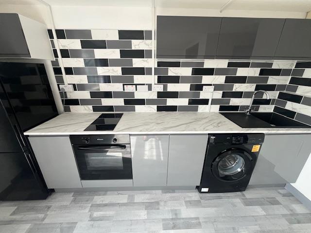Apartment in Southampton - View 5