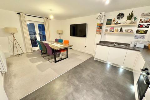 2 bedroom flat for sale, Galapagos Grove, Bletchley, MK3
