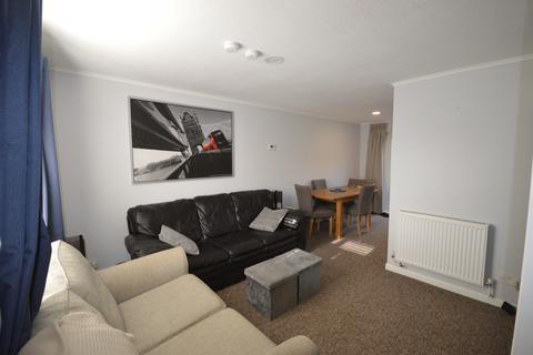 2 bedroom terraced house to rent, Wentworth Drive, Bishops Stortford, CM23