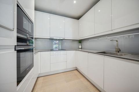 3 bedroom flat to rent, Lismore Boulevard, London NW9