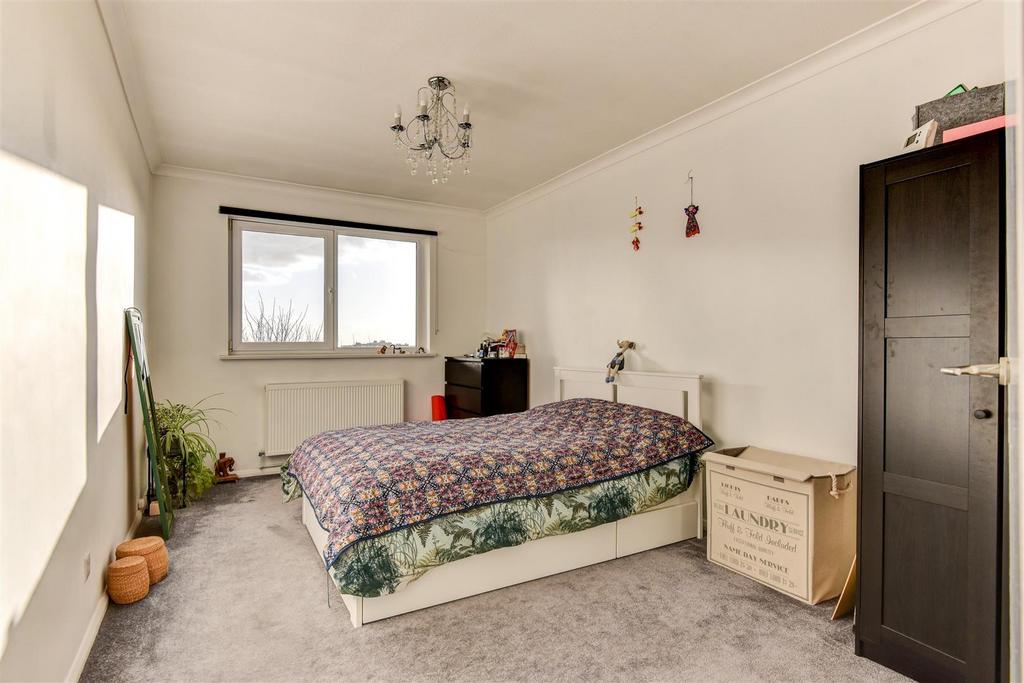 Apartment in Hove, Brunswick - View 3