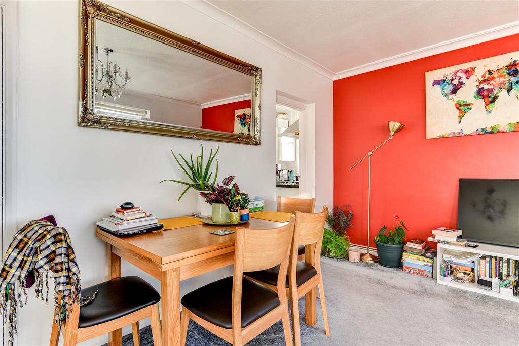 Apartment in Hove, Brunswick - More