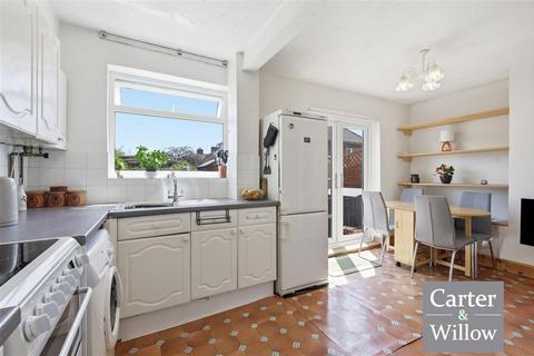 2 bedroom terraced house for sale, Raydons Road, Dagenham, Essex