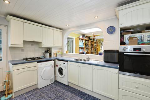 4 bedroom semi-detached house for sale, Central Way, Oxted, RH8