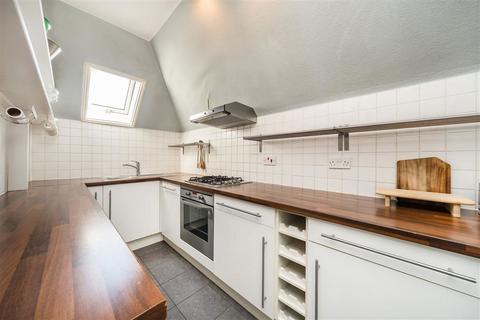 2 bedroom flat for sale, Teignmouth Road, London NW2