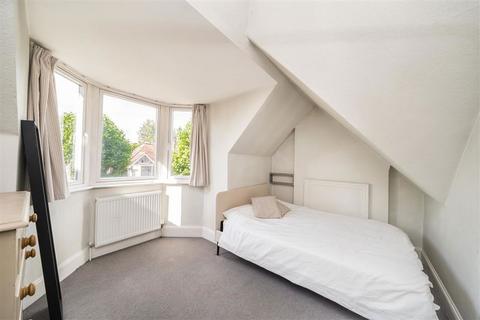 2 bedroom flat for sale, Teignmouth Road, London NW2