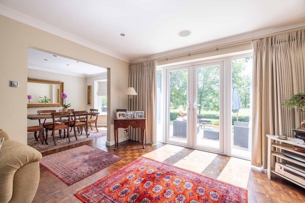Open-plan living area, open plan living