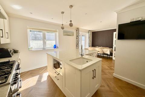4 bedroom detached house for sale, Thwaite Road, Coy Pond, Poole, BH12