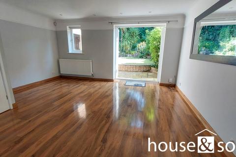 3 bedroom end of terrace house for sale, Doulton Gardens, Whitecliff, Poole, BH14