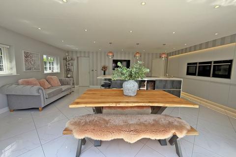 4 bedroom barn conversion for sale, East Park Road, SCARBOROUGH YO13